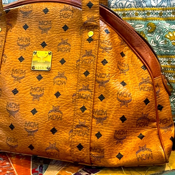 Authentic  MCM Vintage Visetos Cognac Monogram Dome Tote HUGE❤️❤️ preloved great - Picture 4 of 17